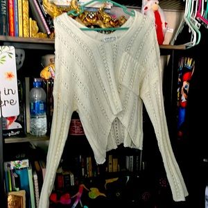 White knitted crop top never been worn great shape would go great with a skirt.